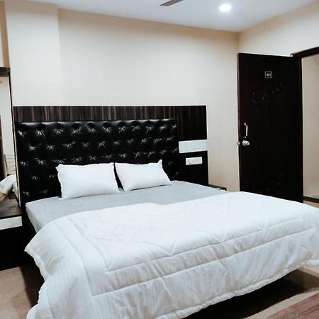 Priyaparadiseinn พาราณสี ภายนอก รูปภาพ