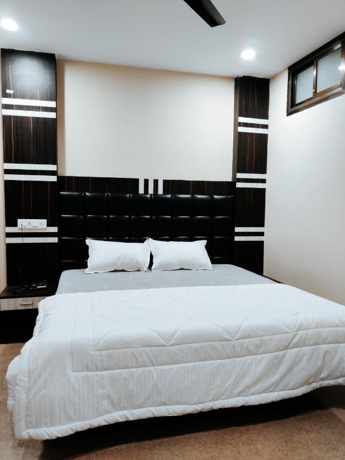 Priyaparadiseinn พาราณสี ภายนอก รูปภาพ